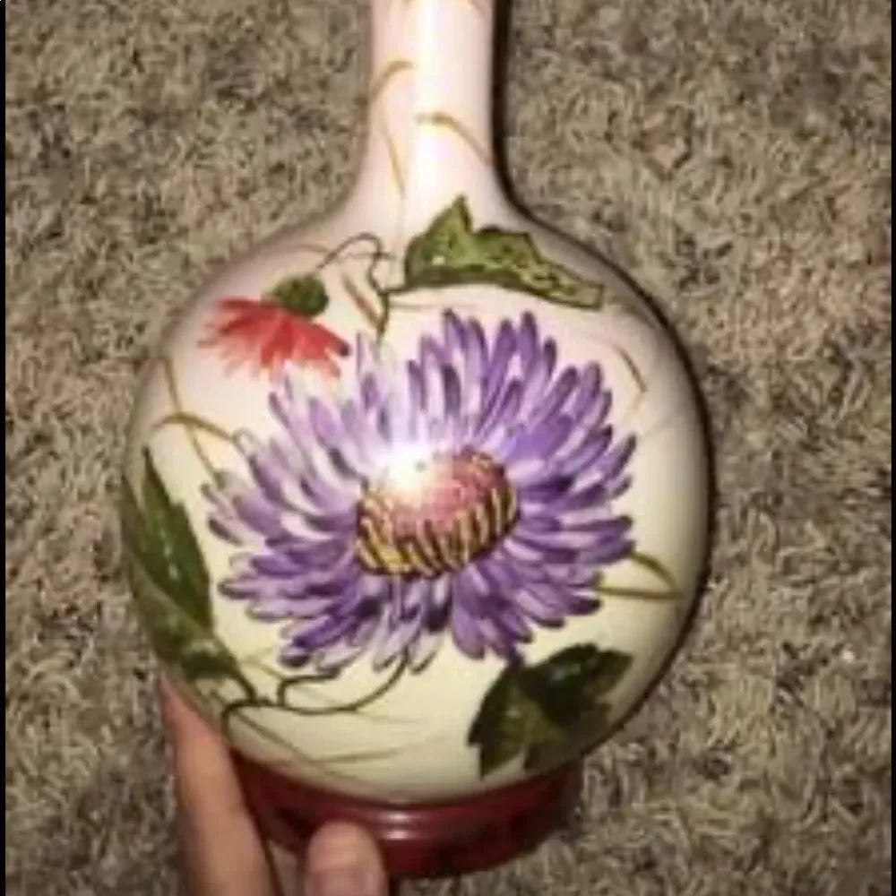 Mount Washington chrysanthemum gourd vase